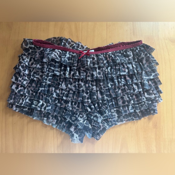 NWT Jaded London Leopard Print Bloomers from Urban Outfitters - Picture 6 of 9